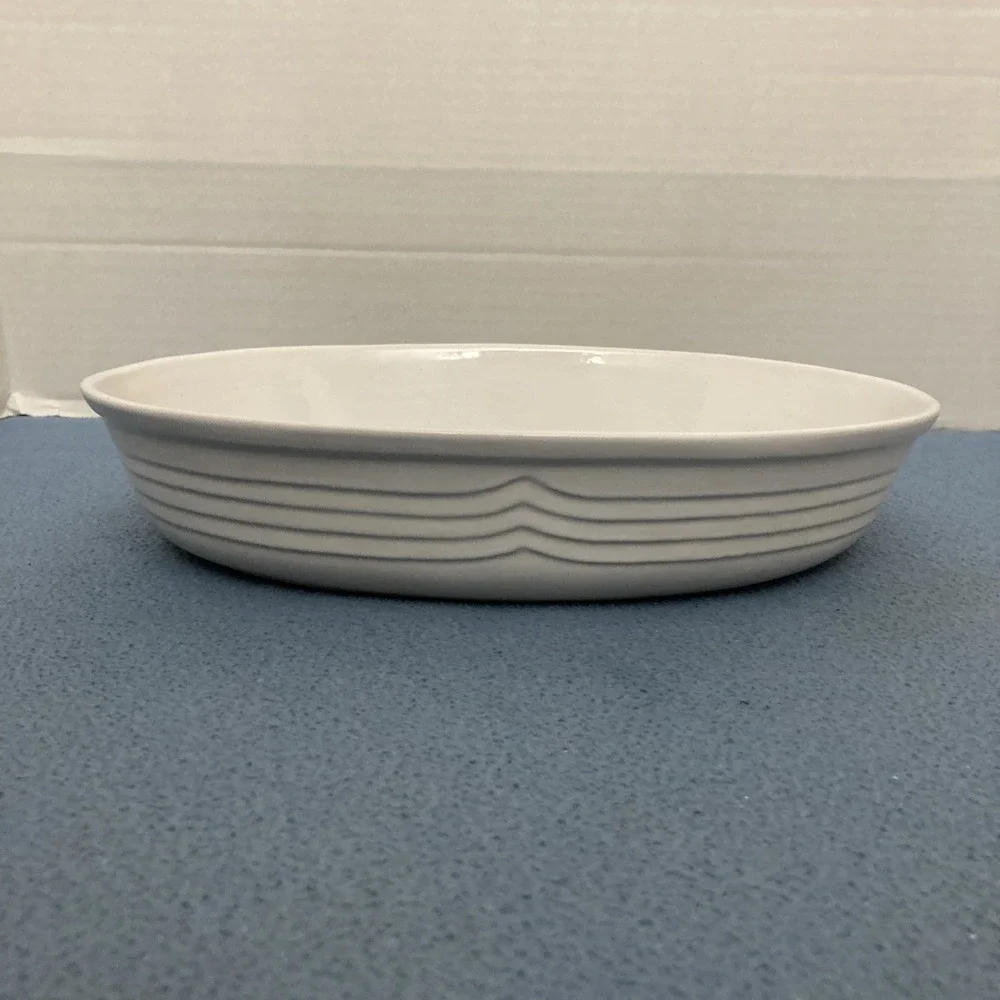 R.H. Macy & Co. White Patterned 12
